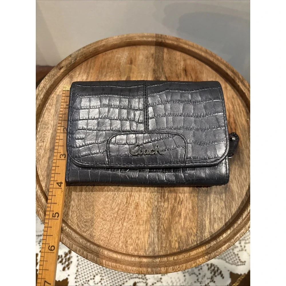 VTG Coach Ashley Gray CrocodileEmbossed Leather Medium Flap FoldWallet Pewter